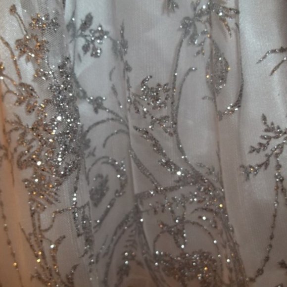 *Weekend Special Sale* Cute White & Silver One Shoulder Party Dress Jr. 7 - Picture 6 of 7